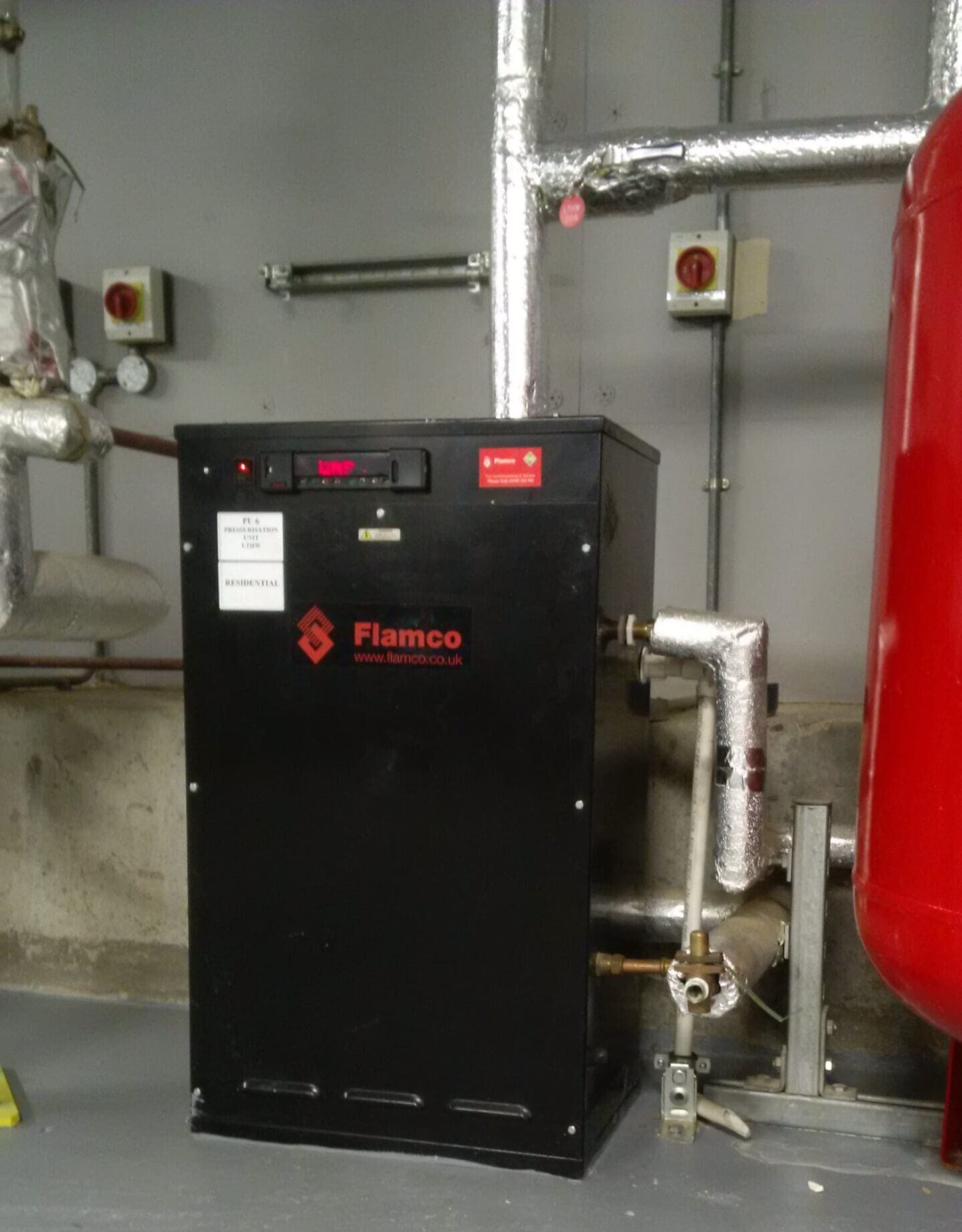 pressurization unit for chilled water system